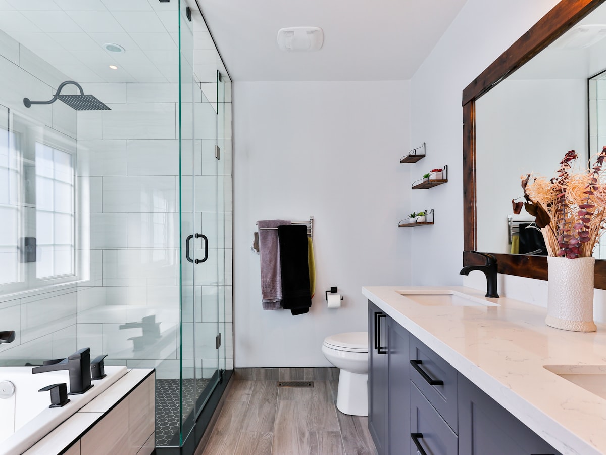 Bathroom remodeling in Walnut Creek CA β spa-style primary bath with walk-in shower and freestanding tub
